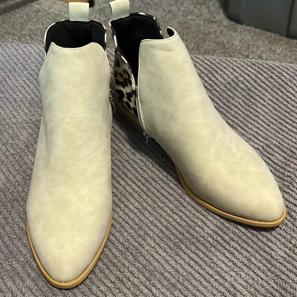 Never Worn SHEIN Booties Size 7